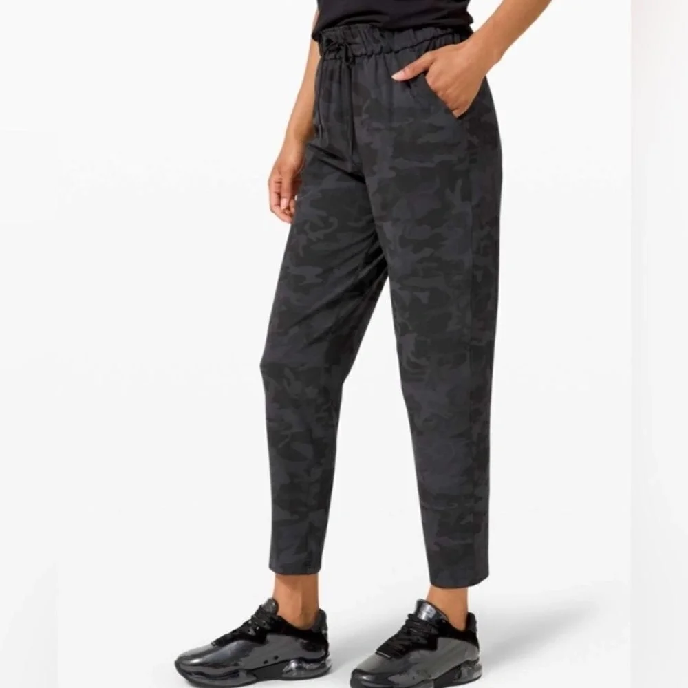 Lululemon Keep Moving Pant 7/8 High-Rise‎ Incognito Camo Multi Grey Jogger 14